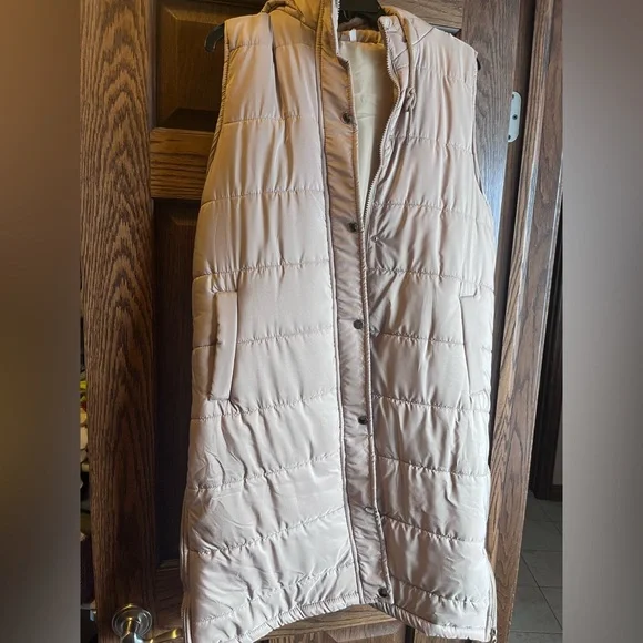 Puffer Vest - Picture 1 of 3